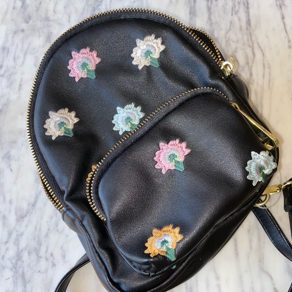 Steve Madden small backpack - Picture 1 of 4